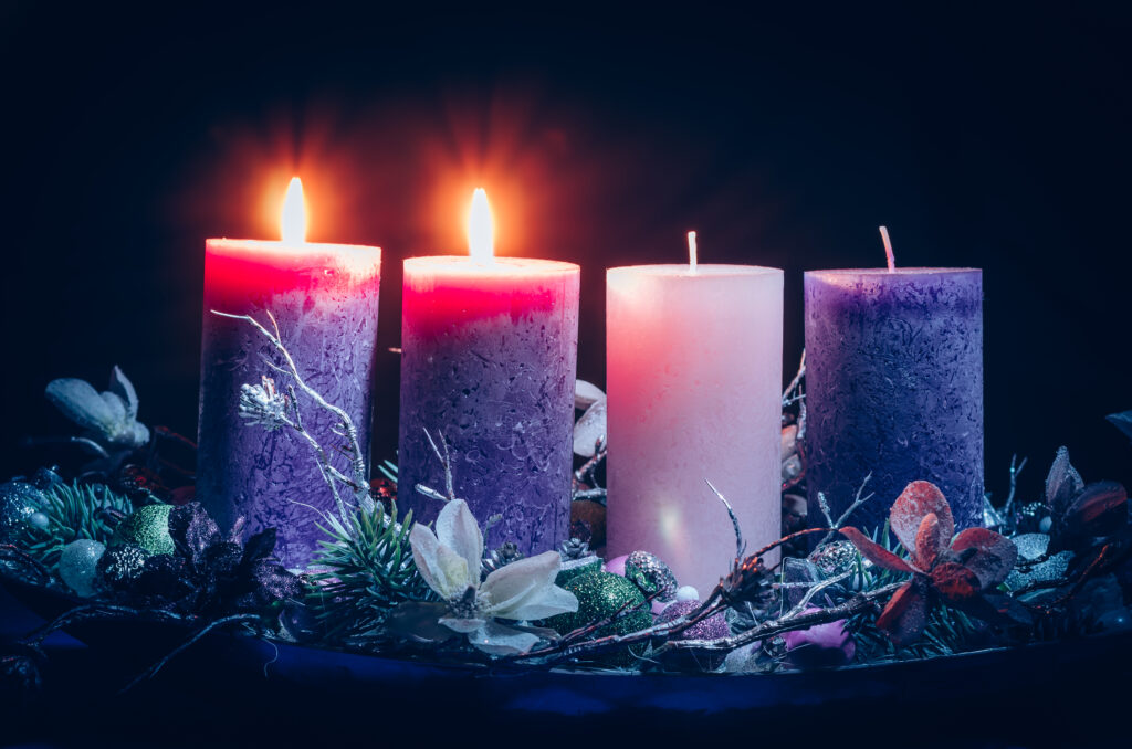 2 Purple advent candles lit